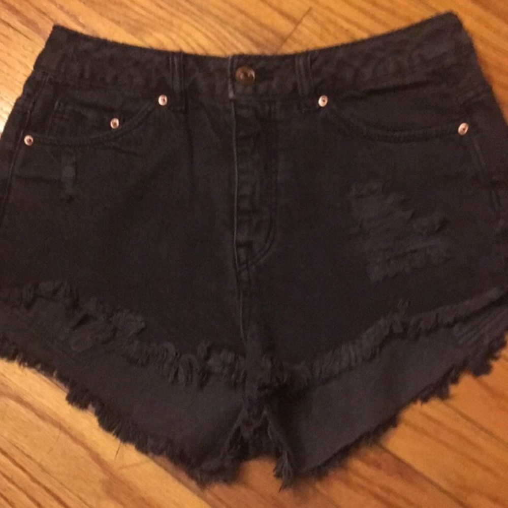 NWOT black high waisted denim shorts